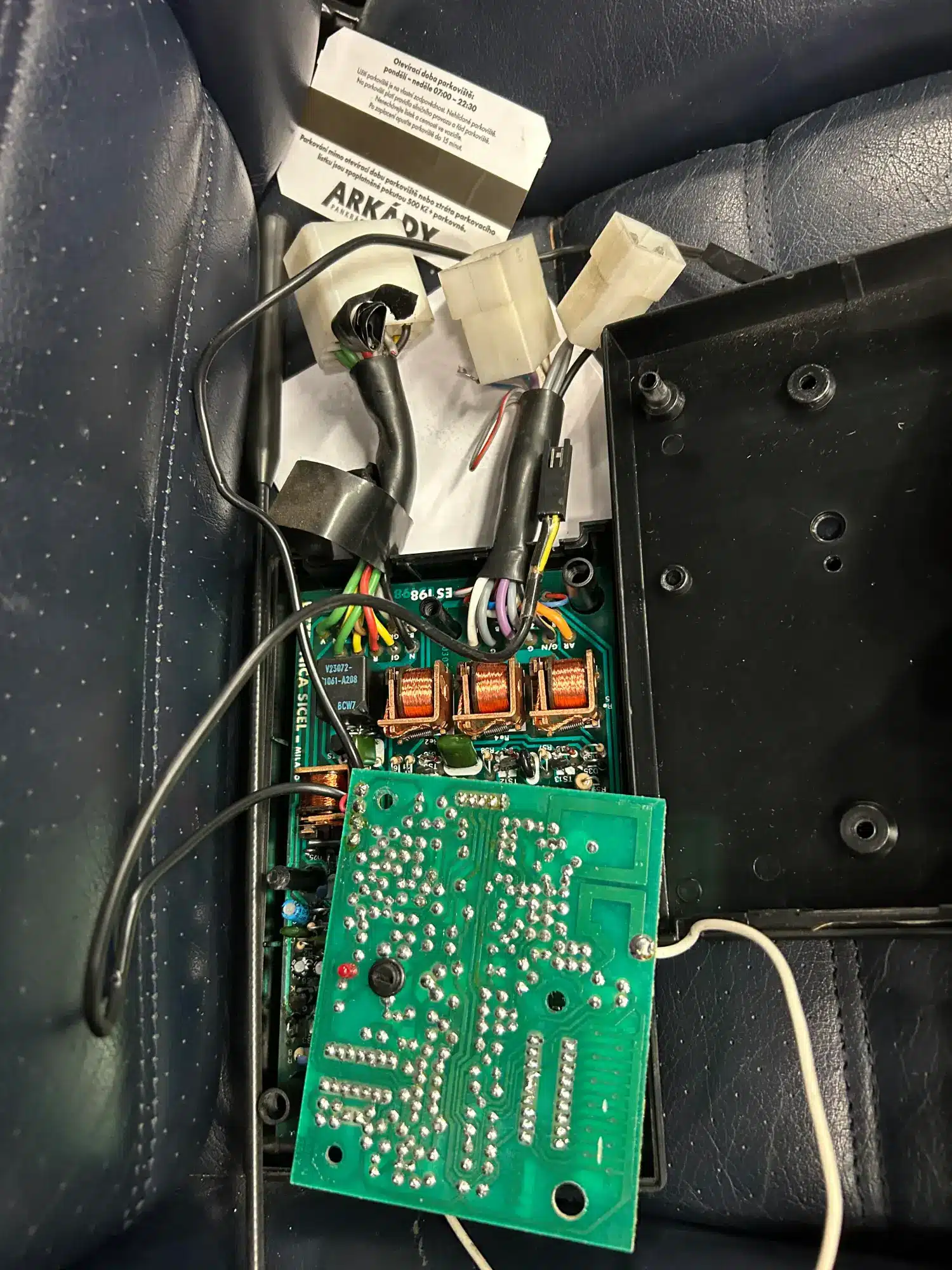 Rozebraný imobilizér.