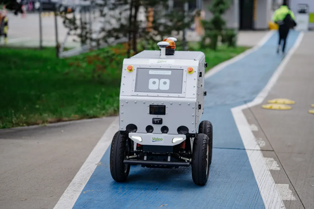 Autonomní vozítko Valeo pro rozvoz zásilek vyvíjejí studenti.